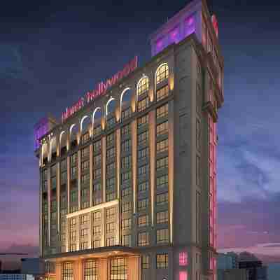 Planet Hollywood Hotel Exterior