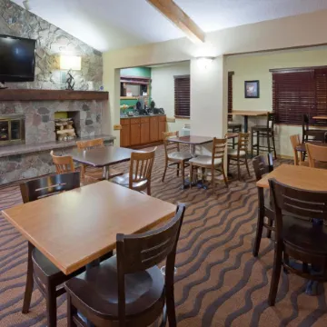 AmericInn by Wyndham Fargo West Acres