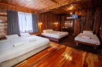 Joe Fisherman Inn Hotel di 