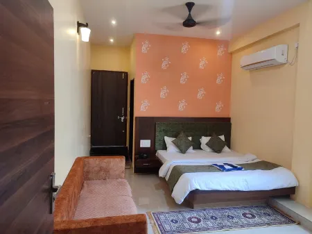 Hotel Shivalay Palace,Maheshwar Отели в г. Махешвар