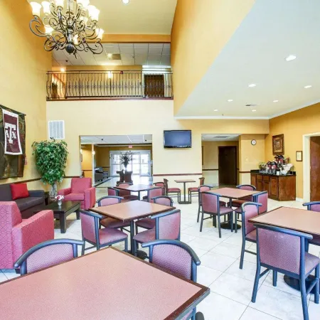Comfort Suites Texas Ave