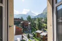 Zermatt Youth Hostel - غرفة مطلة على الجبل