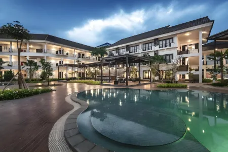 Lido Lake Resort by Mnc Hotel