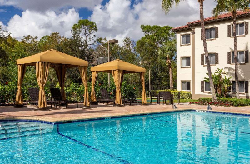 Hawthorn Extended Stay by Wyndham Naples photo 2