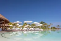 Cinnamon Velifushi Maldives - Beach