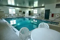 Country Inn & Suites by Radisson, Chambersburg, PA - Pools