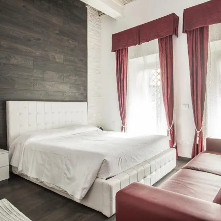 Royal Rooms Отели рядом с достопримечательностью «Цирк Максимус»