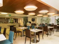 Hotel bh Bicentenario Hotels near Puente Aranda