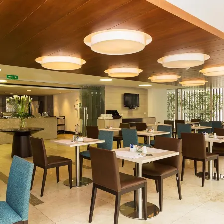 Hotel bh Bicentenario Отели рядом с достопримечательностью «Музей золота»