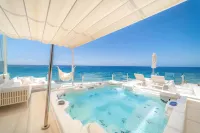 Lani's Suites de Luxe - Adults Only - vasca da bagno