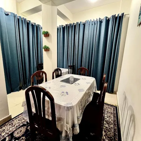 Alibaba’s Indiana Homestay