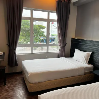 Signature Hotel Hotels near Berjaya Megamall