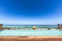 Sandbar Beachfront Hostel & Restaurant