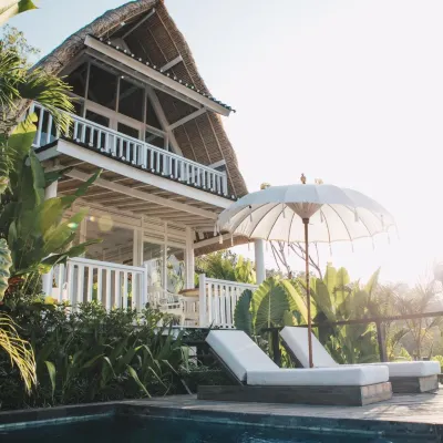 وايت تورتوايس إيكو فيلاز Hotels near بيتشاتو