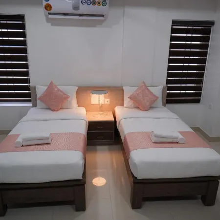 Chandra Inn