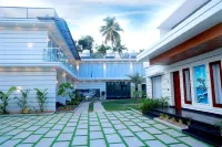 Palm Wave Beach Resort - مسبح خاص