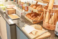 Holiday Inn Calais - Centre Car Ferry by IHG - breakfast
