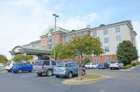 Holiday Inn Express & Suites MILLINGTON-MEMPHIS AREA by IHG - Parkplatz