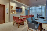 Holiday Inn Express & Suites Union City Hotels in Union City