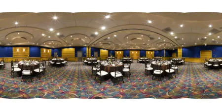 Holiday Inn Monterrey-Parque Fundidora Отели рядом с достопримечательностью «Фундидора-парк»