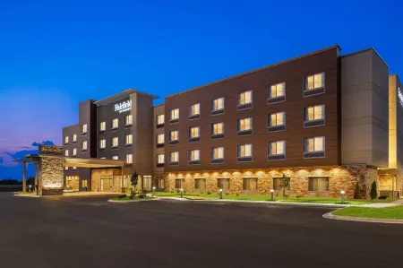 Fairfield Inn & Suites Baraboo Отели рядом с достопримечательностью «Университет Висконсин в Барабу / Сок»