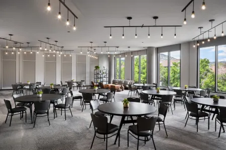 Moxy Boulder Отели в г. Боулдер