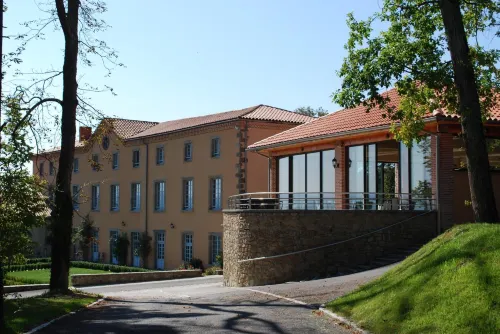 Domaine Saint-Roch Hotel Spa Hotels in Vieille-Brioude