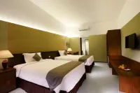 Hotel NEO+ Green Savana Sentul City