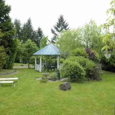 Logis Hôtel Le Relais de la Poste Hotel Exterior