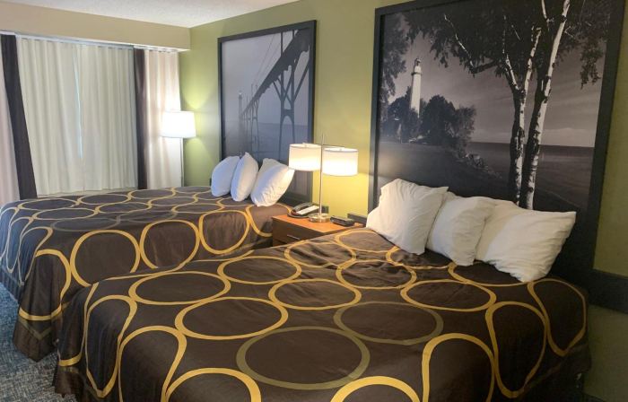 Super 8 by Wyndham Petoskey