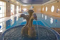 Seven Oaks Hotel - Pool