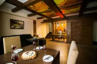 Elegant Hotel & Resort - breakfast