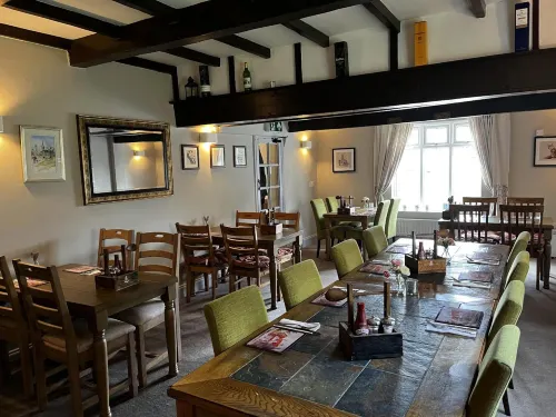 Crown & Anchor - 3-Star