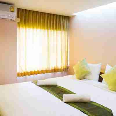 Nop Place Bangna Rooms