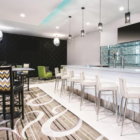 La Quinta Inn & Suites by Wyndham McAllen Convention Center