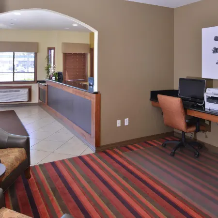 Pleasant Inn Отели рядом с достопримечательностью «Пляж Пасифик-бич»