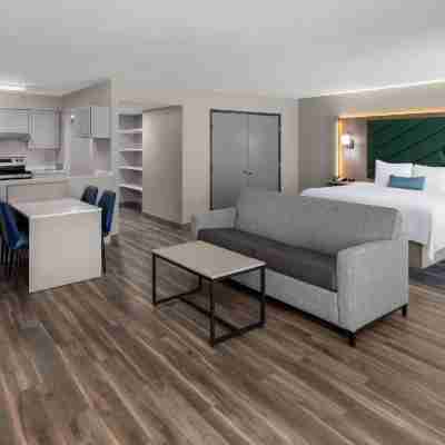 Wingate by Wyndham Sulphur Near Lake Charles Rooms