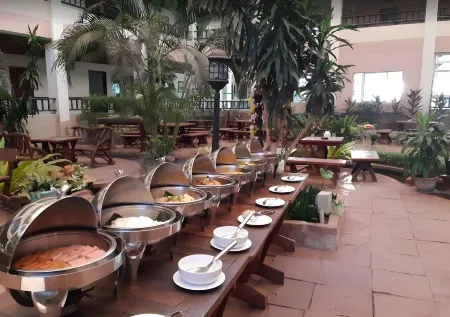 At Ayutthaya Hotel Отели в г. Район Ванг Ной