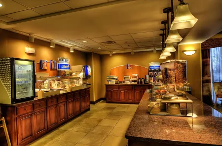 Holiday Inn Express & Suites Sioux City - Southern Hills