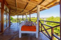 Silver Rock Hotel & Beachfront Apartments