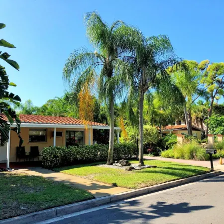 Tropical Villas of Venice Beach