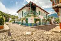 Casa Cedrela Hotel Boutique -Cauca Viejo- Mayores de 14 años - Pools