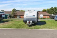 Moss Vale Holiday Park - parking