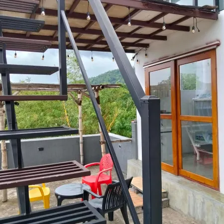 Diamond Shine Hostal and Bunk Beds