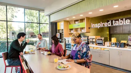 Home2 Suites by Hilton Memphis Downtown Отели в г. Мемфис