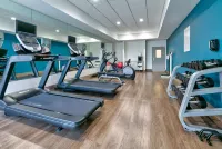 โรงแรม ฮอลิเดย์ อินน์ เอ็กซ์เพรส แอนด์ สวีทส์ สนามบิน DFW ตอนใต้ บาย IHG