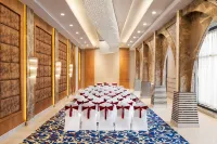 Ramada by Wyndham Varanasi Katesar Hotel di Mughalsarai Rly. Settlement