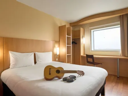 Ibis Paris la Défense Esplanade Отели рядом с достопримечательностью «Парк Бекон»