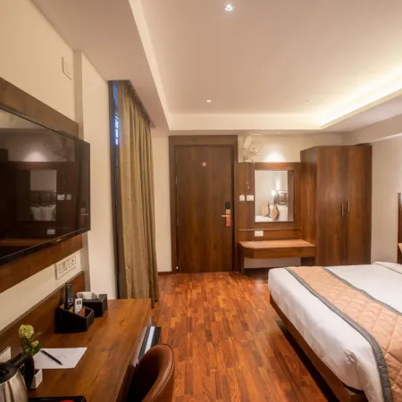 Golden Fortune Inn Hotel Отели рядом с достопримечательностью «Конференц-центр Frontier Management»