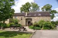 Middle Flass Lodge - parking